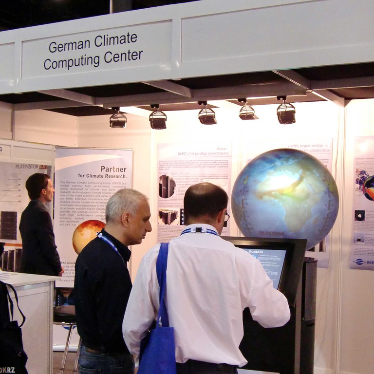 Am Stand auf der ISC'15