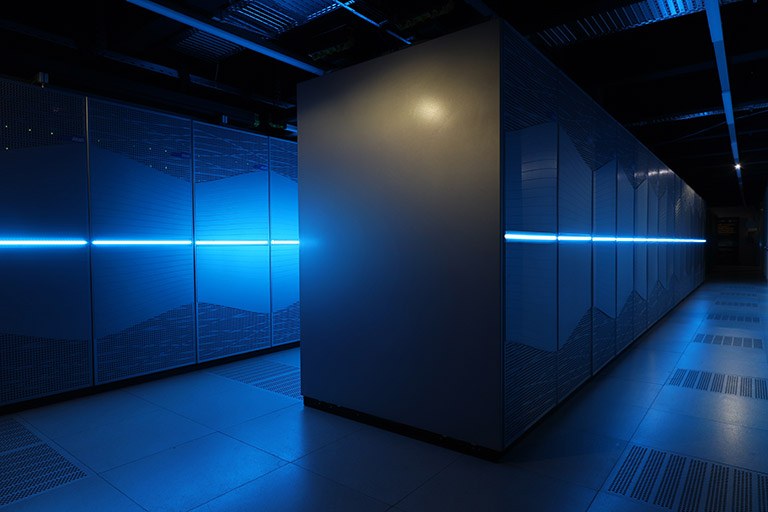 Supercomputer